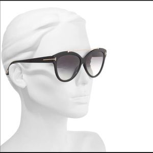 **SOLD** BNIB Tom Ford sunglasses black